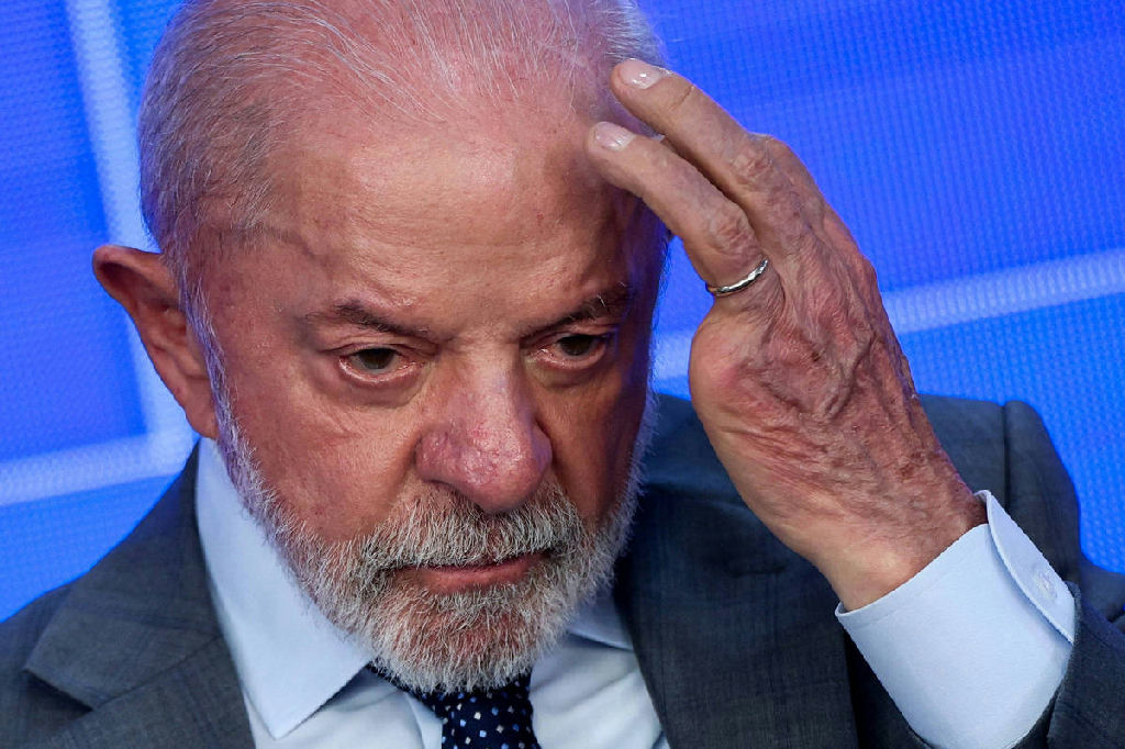 Governistas pedem que Lula mencione ministros ao cobrar investigações