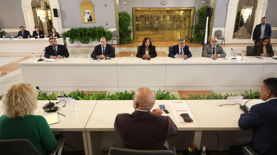 Governo da Venezuela ordena desbloqueio de portais de notícias após rodada de diálogo
