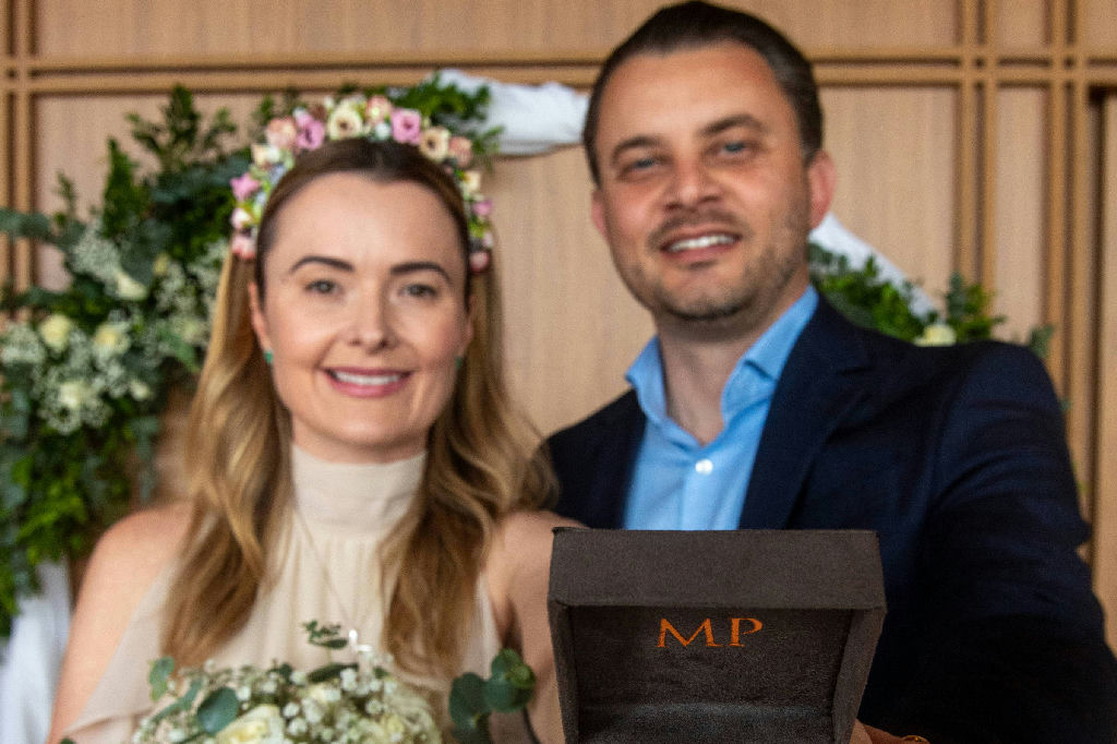 Júlia Zanatta oficializa união com Guilherme Colombo em meio a estratégia de voto casado