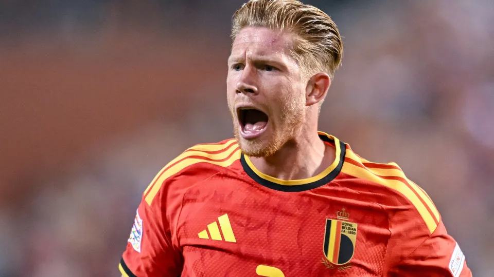 Kevin de Bruyne perde a paciência com arbitragem em derrota da Bélgica