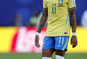 Lesão na coxa tira Raphinha da Seleção e CBF descarta chamar substituto para o atacante