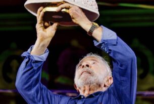 Lula manifesta solidariedade à CNBB após ataques de Flávio Bolsonaro