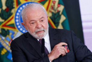 Lula solicita inegibilidade de Bolsonaro por aumento do Bolsa Família durante eleições de 2022