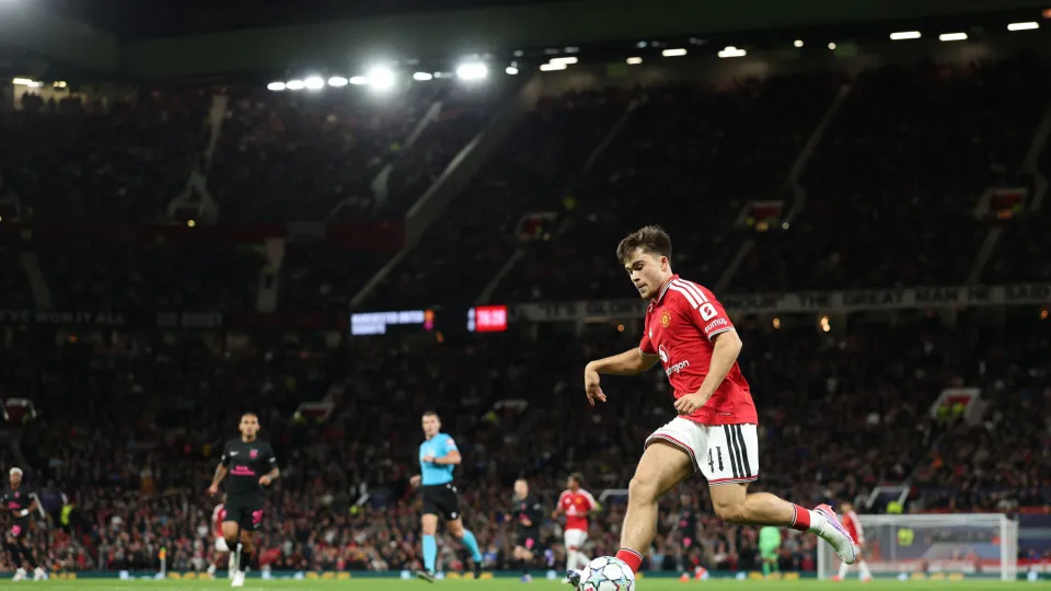 Manchester United e Bayern de Munique estreiam com goleadas na Champions League