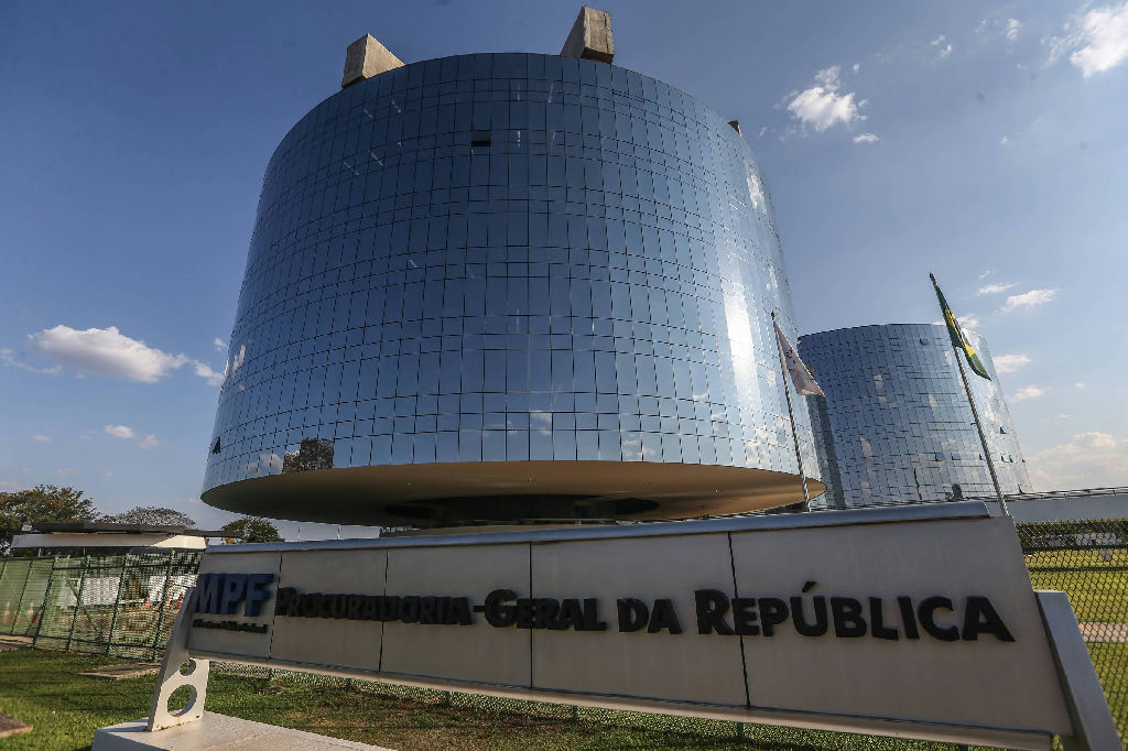 Ministério Público Federal e estaduais falham em cumprir norma de transparência salarial