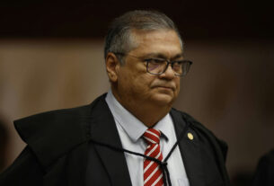 Ministro Flávio Dino determina investigação sobre relações entre Banco Master e cemitérios de São Paulo