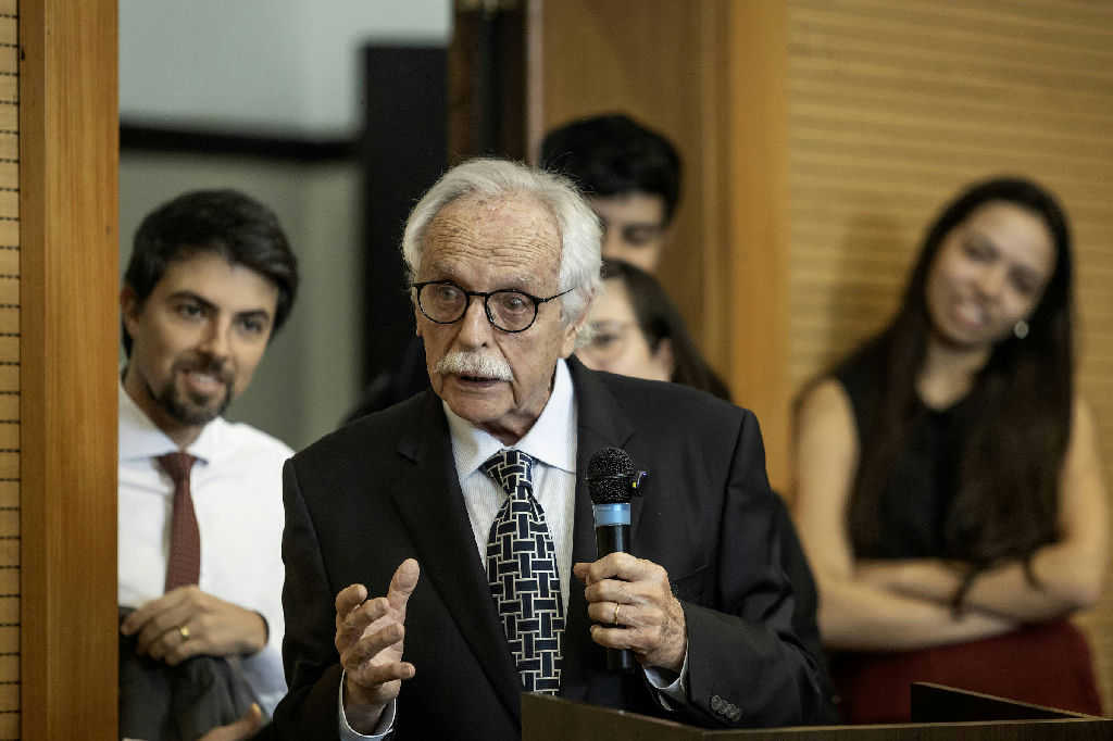 Modesto Carvalhosa contesta narrativa de crise no STF e pede saída de Alexandre de Moraes