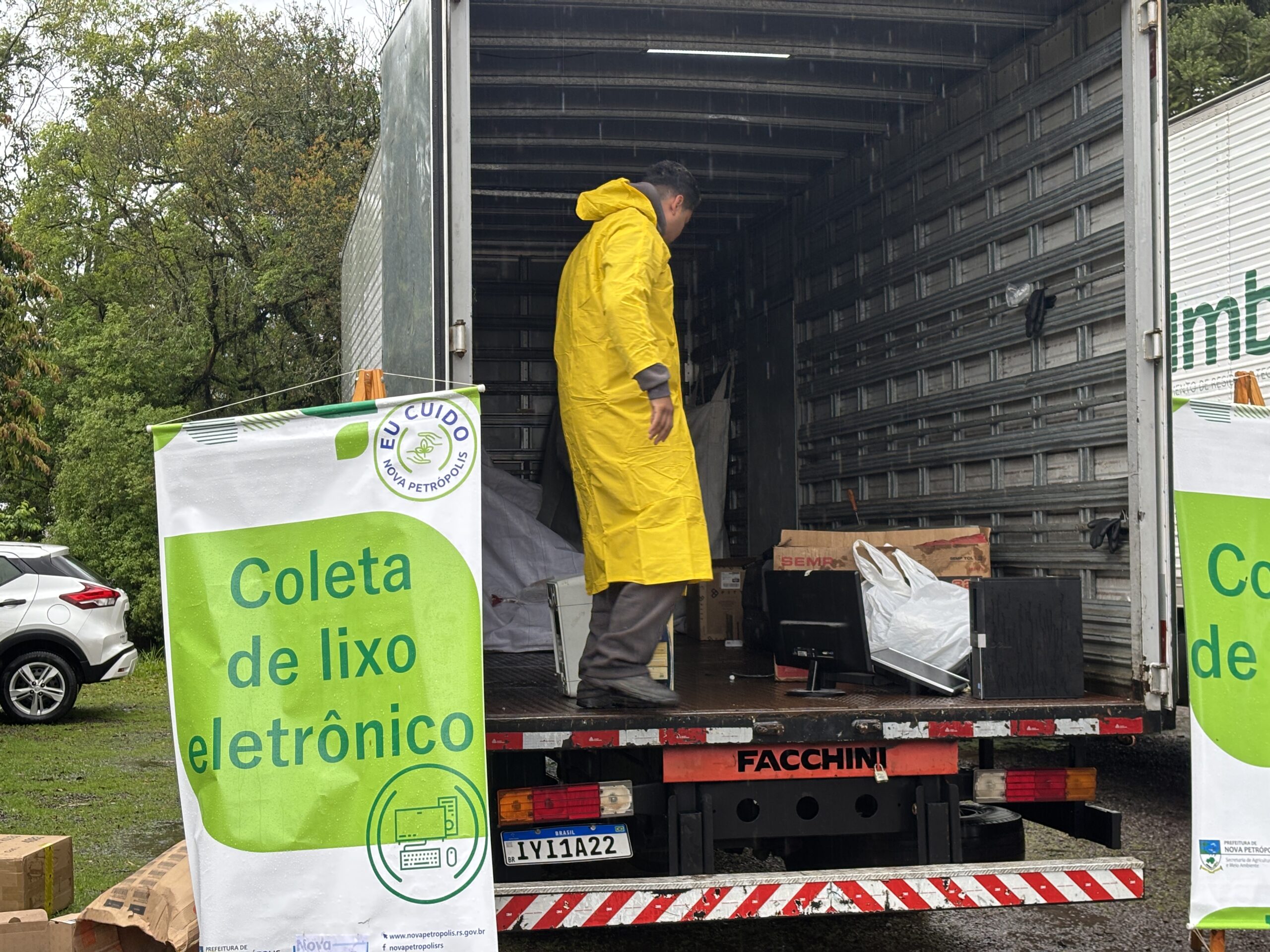Nova Petrópolis recolhe quase 9 toneladas de resíduos na 3ª Coleta de Lixo Eletrônico, Óleo de Cozinha e Vidro de 2026