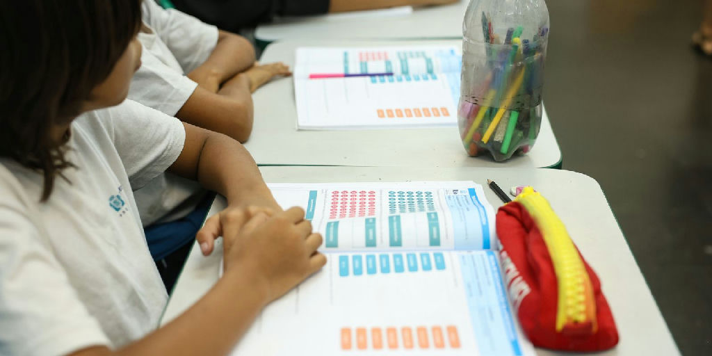 Novo programa de bolsas visa fortalecer formação de professores para educação básica
