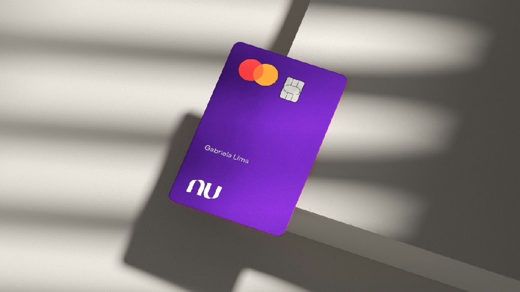Nubank recua na bolsa após rumores de aquisição bilionária do banco britânico Monzo