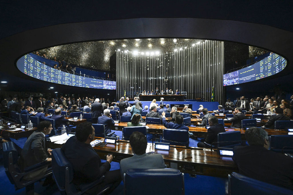 Oposição contorna recesso do Senado e convoca sessão para pressionar STF contra Moraes
