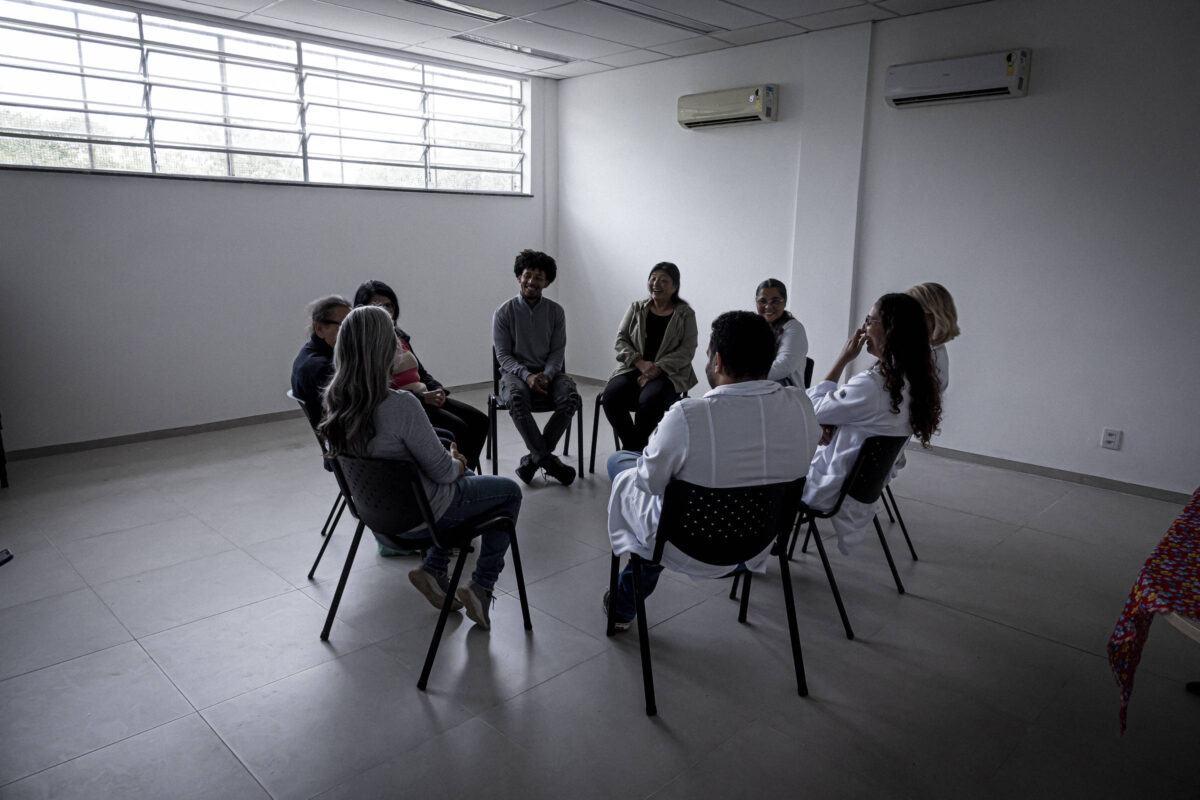 Pacientes enfrentam filas e barreiras para tratar saúde mental no SUS