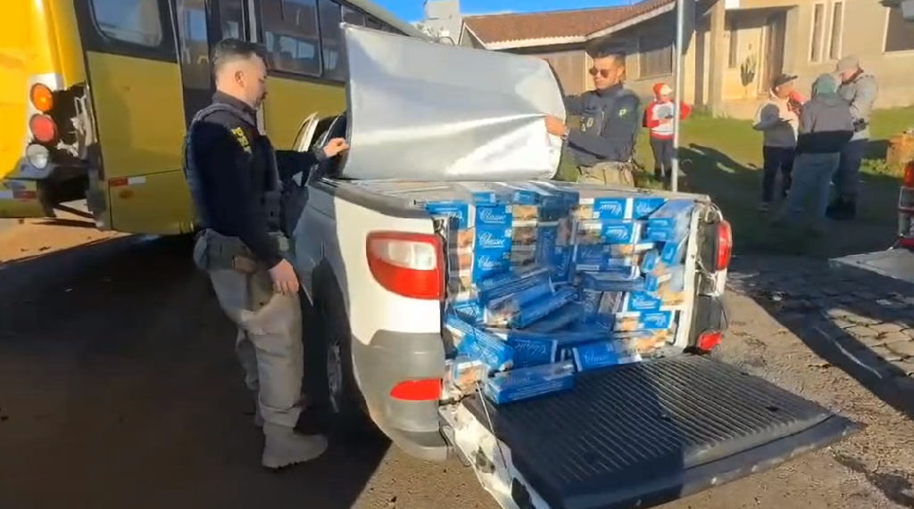 Polícia Rodoviária Federal apreende carga de cigarros contrabandeados em Vacaria