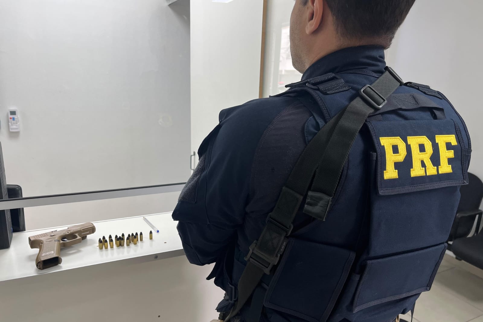 Polícia Rodoviária Federal captura homem armado com pistola em Paverama