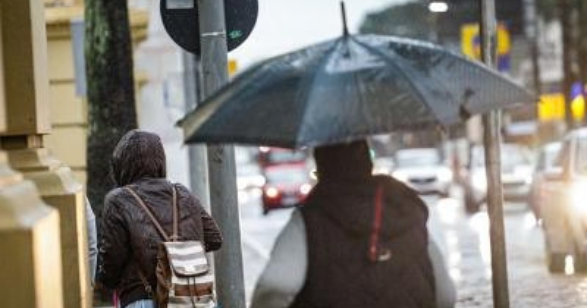 Prefeitura mobiliza equipes para atendimento de ocorrências devido ao temporal desta segunda-feira
