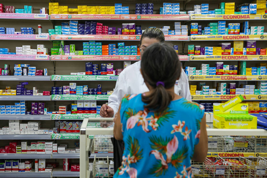 Prêmio Abrafarma de Jornalismo oferece R$ 5.000 para melhores reportagens sobre o setor farmacêutico