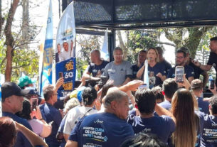 Presença de servidores em ato de campanha da primeira-dama de São Paulo gera questionamentos