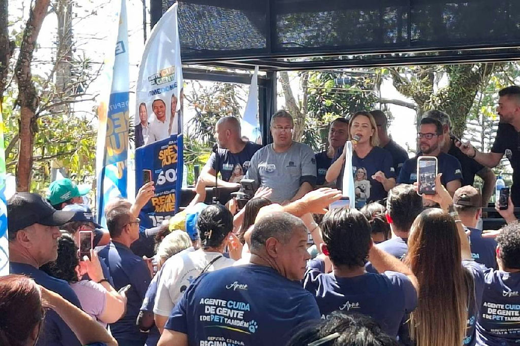 Presença de servidores em ato de campanha da primeira-dama de São Paulo gera questionamentos
