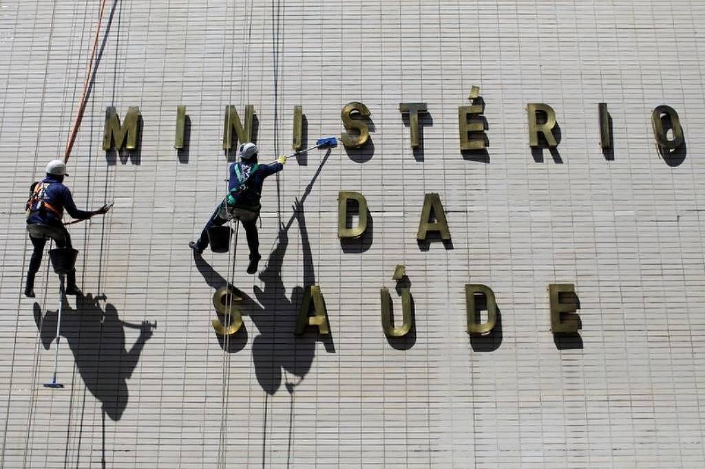 Propostas para o SUS convergem em planos de saúde de Lula e Flávio