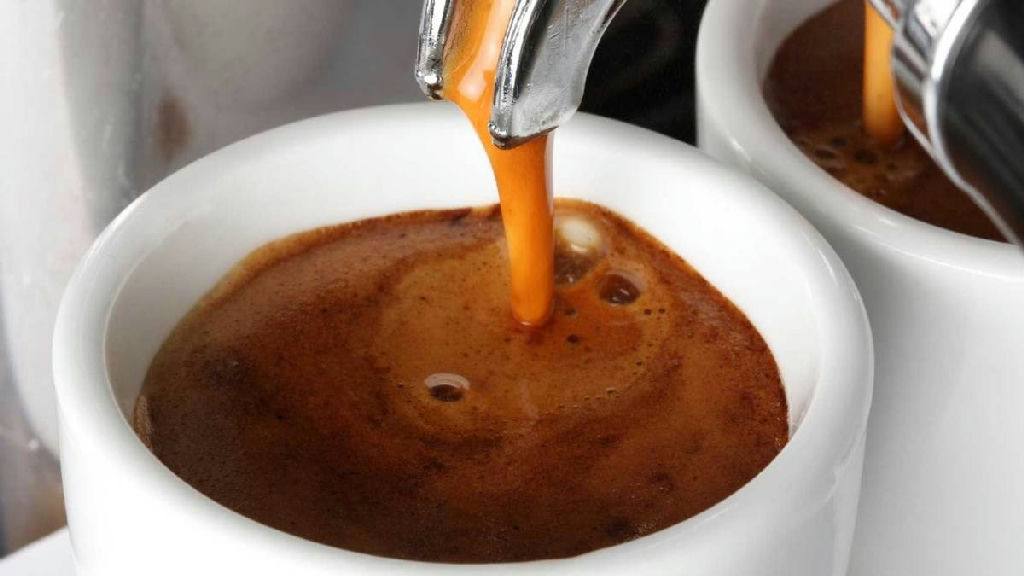 Queda no preço do café impulsiona consumo no Brasil em 2026