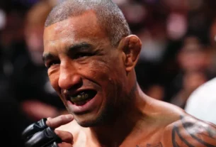Raoni Barcelos é hospitalizado após perder a consciência em combate no UFC