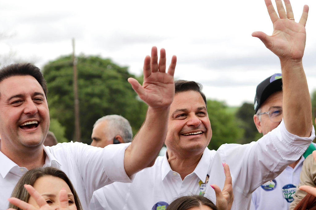 Ratinho Jr se licencia para apoiar aliado e intensifica críticas a Moro enquanto se aproxima de Bolsonaro