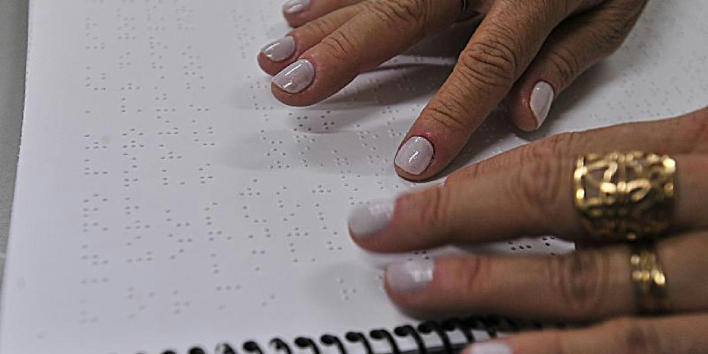 Reabilitação visual no Brasil: o papel da rede pública e da tecnologia