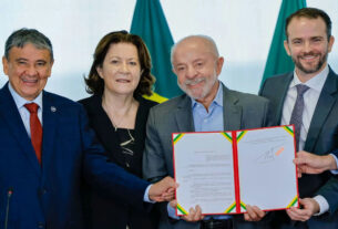 Reajuste do Bolsa Família às vésperas da eleição levanta debate sobre estratégia política