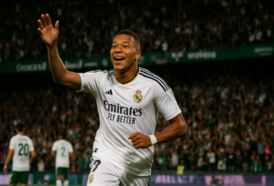 Real Madrid vence Elche com gol nos acréscimos e se iguala ao Barcelona na liderança
