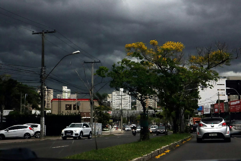 Rio Grande do Sul entra em alerta para tempestades e ventos fortes nesta quinta-feira