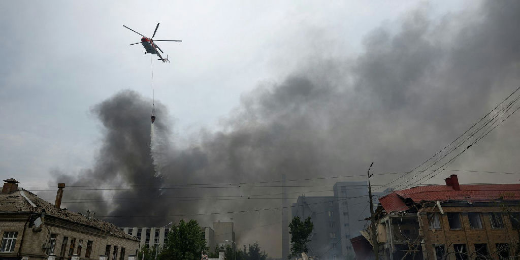 Rússia retoma bombardeios em Kiev logo após saída de enviados dos EUA