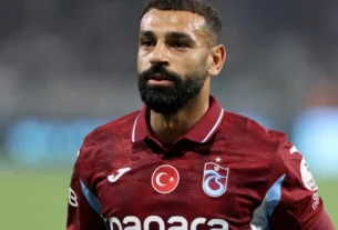 Salah tem carteira suspensa na Turquia após infração em Liverpool