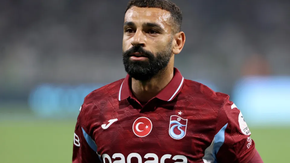 Salah tem carteira suspensa na Turquia após infração em Liverpool