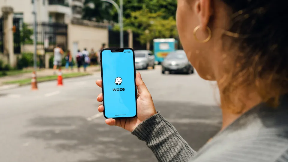 Sete recursos do Waze que otimizam a navegação e a segurança no trânsito