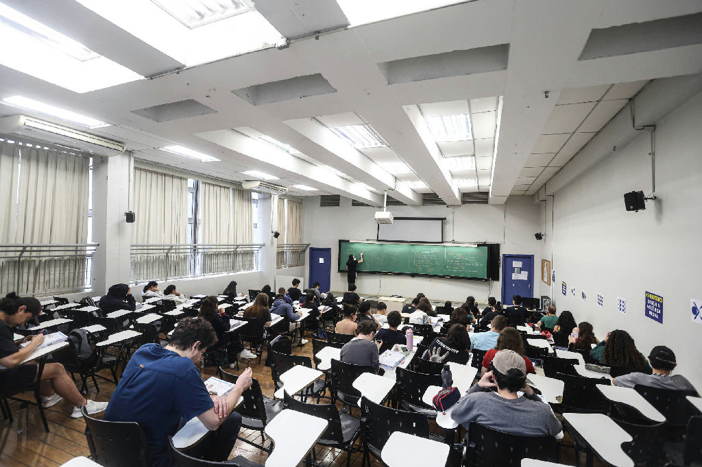 Setor privado de ensino pressiona presidenciáveis por reformulação no Fies e no Prouni