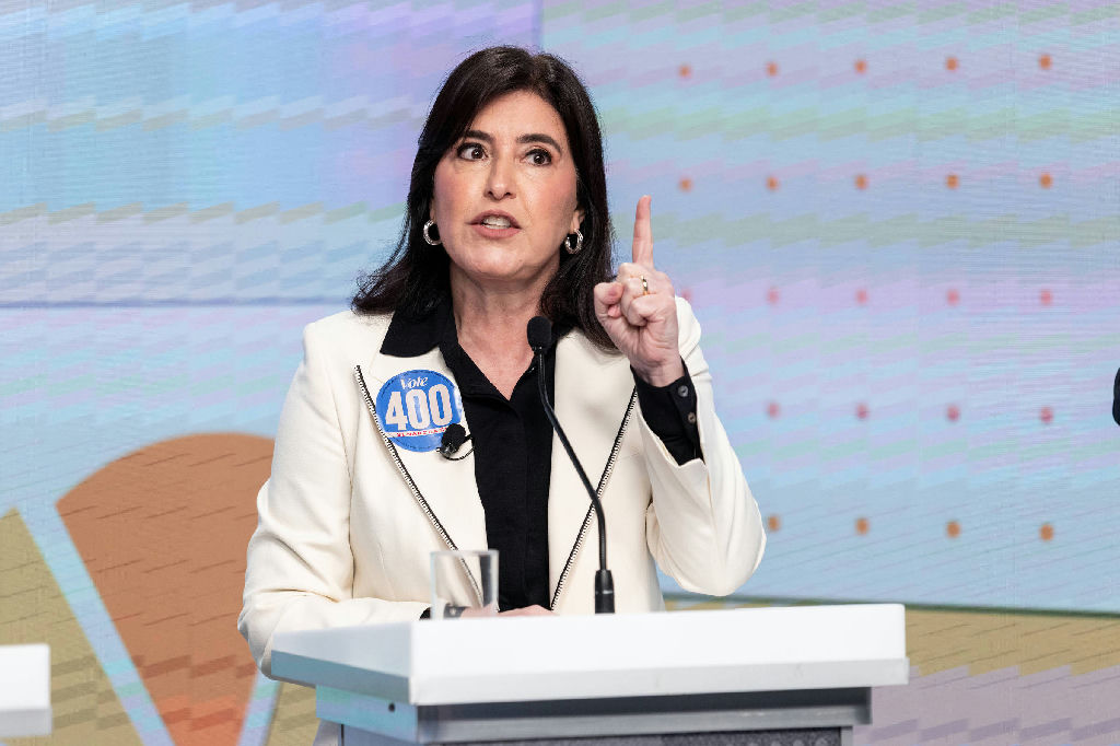 Simone Tebet critica adesão de Salles ao centrão e se posiciona como única candidata de centro