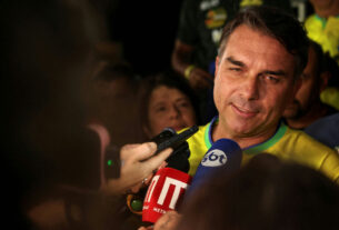TSE ordena remoção de vídeo do Instagram que liga Flávio Bolsonaro ao Banco Master