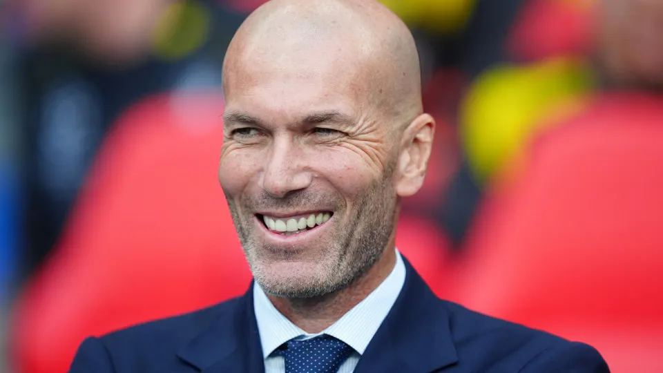 Zinedine Zidane assume comando da França e convoca Mbappé e Camavinga