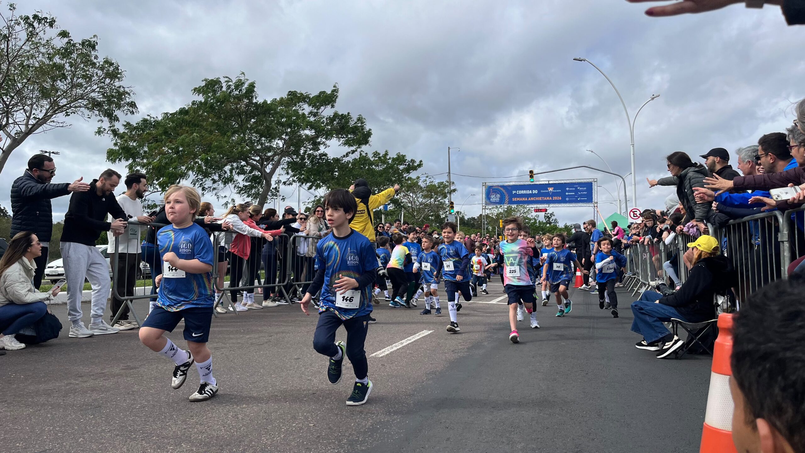 1ª Corrida do Colégio Anchieta reúne cerca de 800 participantes em Porto Alegre