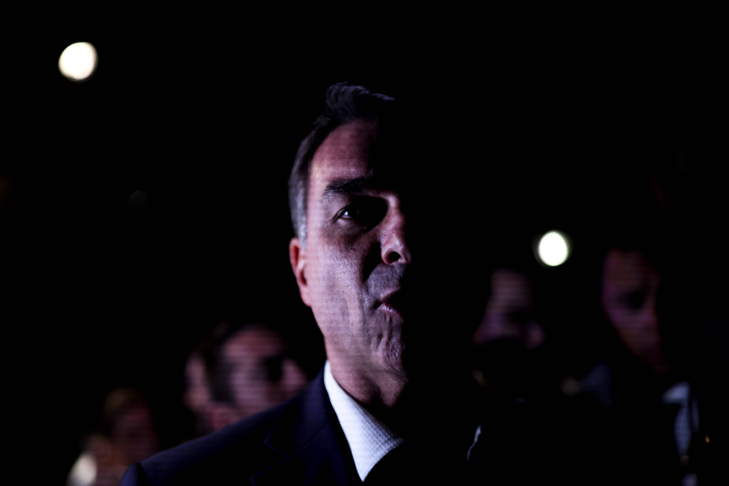 A visão de Édouard Louis sobre a trajetória política de Flávio Bolsonaro