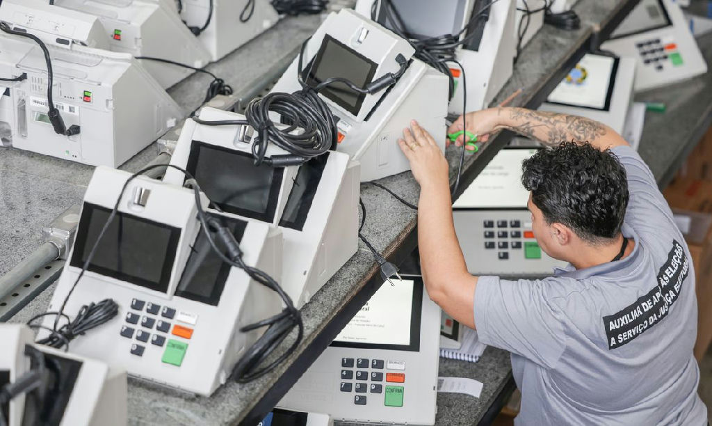 Acessibilidade nas urnas: entenda os direitos do eleitor com deficiência em 2026