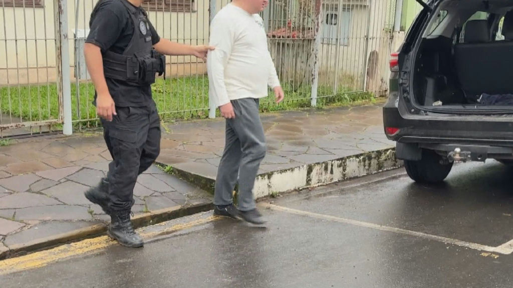 Advogado é preso por suspeita de ligação com facção que dominou condomínio em Viamão