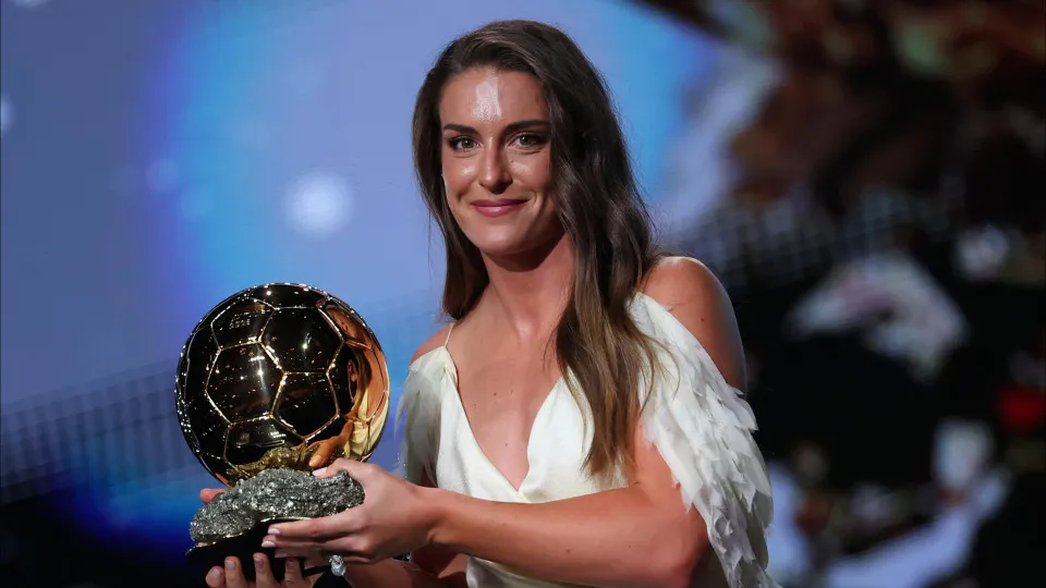Alexia Putellas supera concorrentes e conquista a Bola de Ouro pela terceira vez