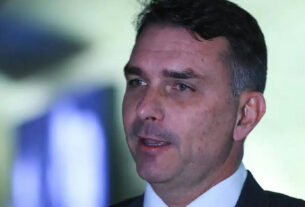 Analista aponta que liderança de Flávio Bolsonaro no primeiro turno pode selar resultado eleitoral