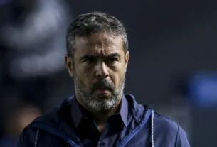 Artur Jorge rebate ataques xenofóbicos após derrota do Cruzeiro para o Bragantino