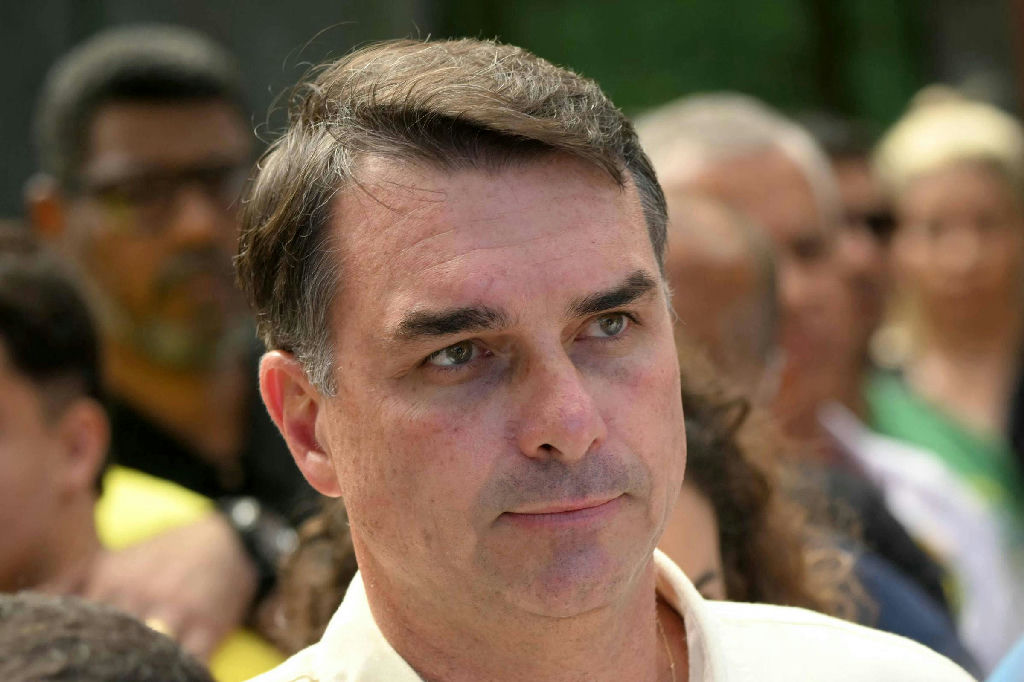 As contradições do programa econômico de Flávio Bolsonaro na corrida eleitoral