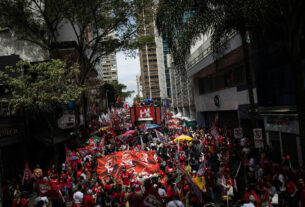 Ato de campanha de Lula em São Paulo registra tensão com a Polícia Militar