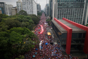 Ato na avenida Paulista marca tentativa de reação da esquerda na corrida presidencial