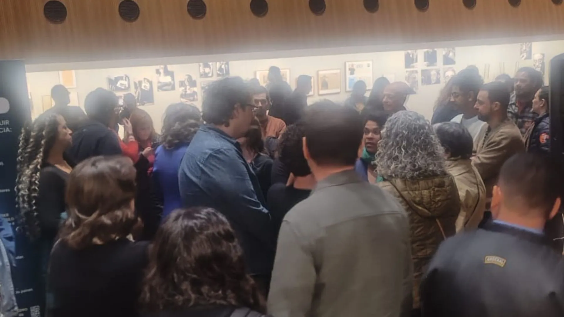 Ator Marco Nanini é vaiado em teatro gaúcho após exigir saída de intérpretes de Libras do palco