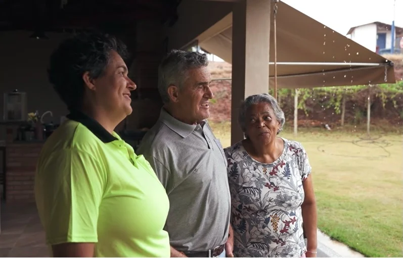 Avicultura une família e transforma rotina de produtora rural em Minas Gerais